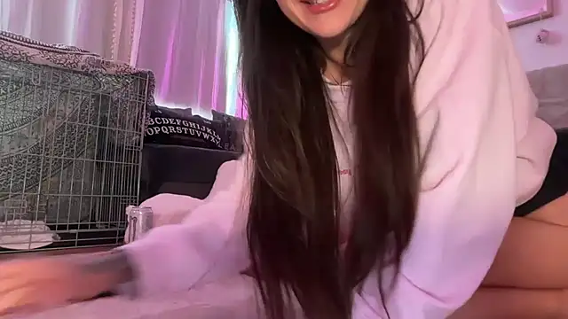 Snapshot of SpicyLunaaa chatting on July 2, 2026, 10:43 am SpicyLunaaa online show from July 2, 2026, 10:43 am