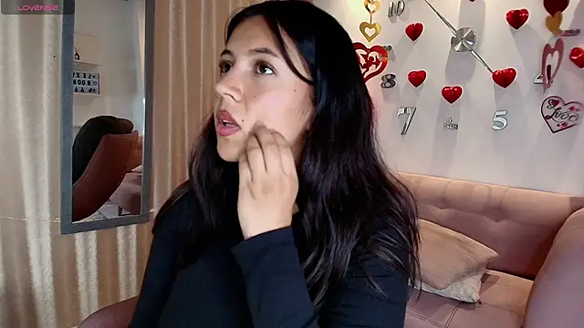 KamyGlam online show from February 20, 2026, 8:09 pm