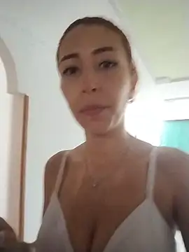 julialex  online show from February 19, 2026, 7:10 pm