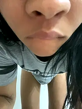 Beatriz209 online show from November 10, 2025, 6:07 pm