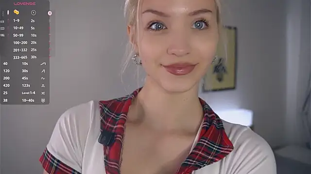 Snapshot of VetaManhardt chatting on July 7, 2026, 5:43 am VetaManhardt online show from July 7, 2026, 5:43 am