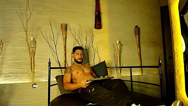 OwenScott online show from October 31, 2025, 4:35 am