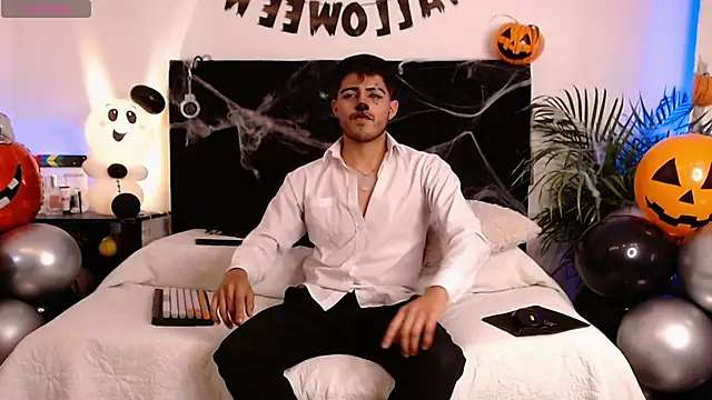 Snapshot of jaiden_thoner chatting on October 31, 2025, 4:13 am jaiden thoner online show from October 31, 2025, 4:13 am