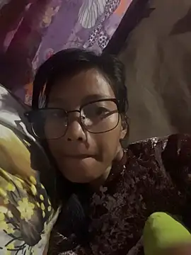 hottiebabe23 online show from November 15, 2025, 8:49 pm