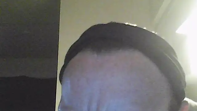 Karebearz1 online show from April 1, 2026, 11:11 am