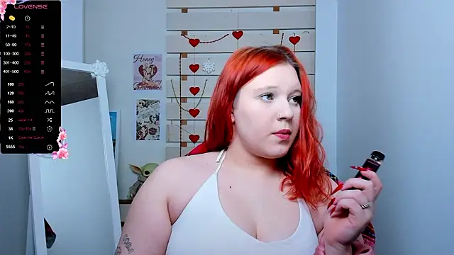 Snapshot of FoxPlayXX chatting on February 11, 2026, 8:14 pm FoxPlayXX online show from February 11, 2026, 8:14 pm