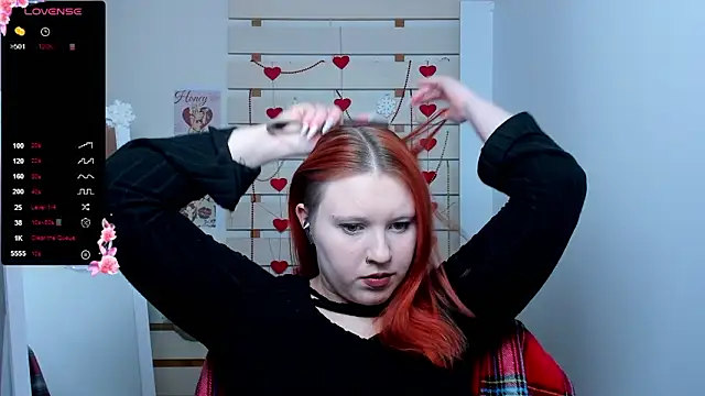 Snapshot of FoxPlayXX chatting on February 17, 2026, 9:10 pm FoxPlayXX online show from February 17, 2026, 9:10 pm