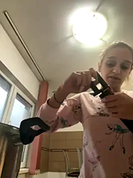 Celinepetit online show from October 29, 2025, 3:14 pm