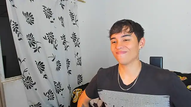 MollyandFher online show from December 22, 2025, 2:19 am