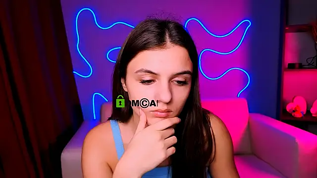 lisa dark  online show from December 2, 2025, 2:12 pm