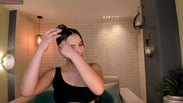 LaurentRosse1 online show from December 3, 2025, 7:23 pm