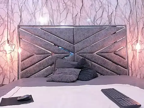 DIRTY MIIA  online show from December 22, 2025, 11:40 am