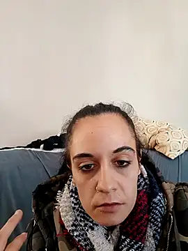 Snapshot of yummy_love chatting on November 7, 2025, 12:16 pm yummy love online show from November 7, 2025, 12:16 pm