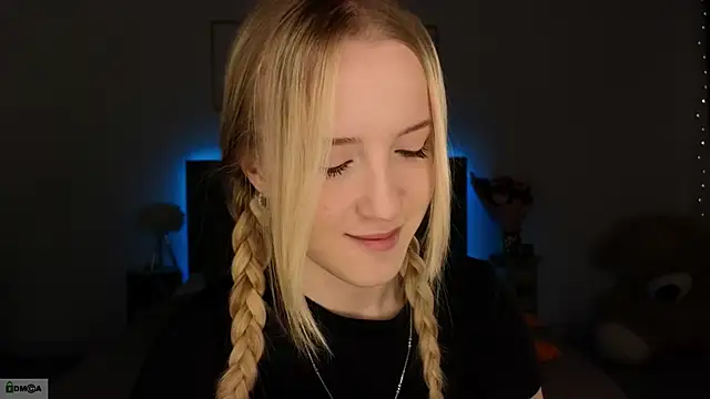 Snapshot of adele_armass chatting on February 15, 2026, 9:22 pm adele armass online show from February 15, 2026, 9:22 pm