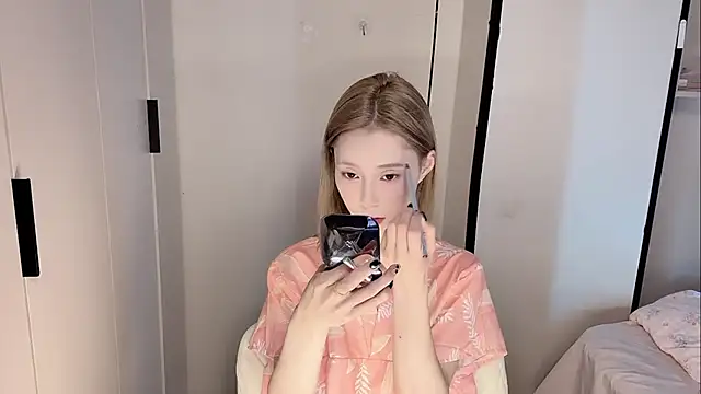 yuyu-33 online show from February 8, 2026, 3:54 am