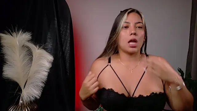 Zara Nova online show from April 5, 2026, 9:56 pm