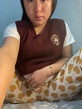 Snapshot of lylyyou chatting on December 3, 2025, 11:36 pm lylyyou online show from December 3, 2025, 11:36 pm