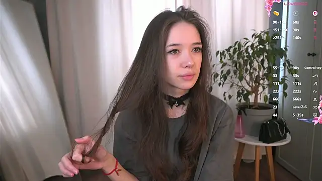 tinyanie online show from February 6, 2026, 6:07 am