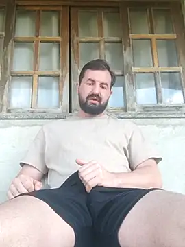 rooliv1 online show from November 16, 2025, 10:43 am