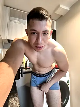 Snapshot of Alejandroelrey chatting on October 31, 2025, 11:33 am Alejandroelrey online show from October 31, 2025, 11:33 am