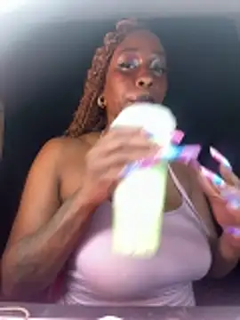 MadameMuse online show from April 4, 2026, 2:10 am