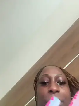 MadameMuse online show from April 8, 2026, 2:39 pm