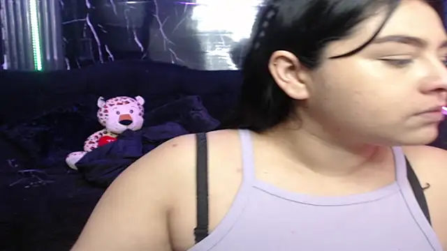 Snapshot of lehia_285 chatting on April 1, 2026, 1:23 pm lehia 285 online show from April 1, 2026, 1:23 pm