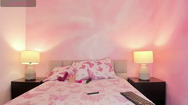 Snapshot of Staarhot chatting on February 9, 2026, 7:29 pm Staarhot online show from February 9, 2026, 7:29 pm