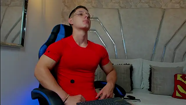 MAXTHOMSON online show from March 17, 2026, 4:17 am