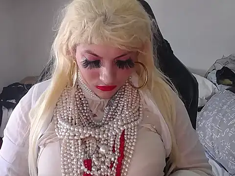 VanesaCrossic online show from April 9, 2026, 8:09 am