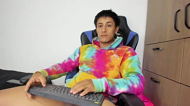 Snapshot of dorman_boy chatting on November 23, 2025, 8:25 am dorman boy online show from November 23, 2025, 8:25 am