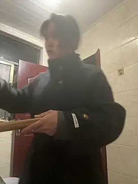 Snapshot of daaqnn chatting on March 19, 2026, 12:42 pm daaqnn online show from March 19, 2026, 12:42 pm