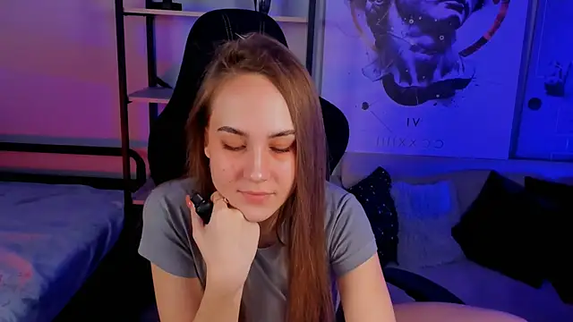 Snapshot of ElinVale chatting on November 14, 2025, 11:31 am ElinVale online show from November 14, 2025, 11:31 am