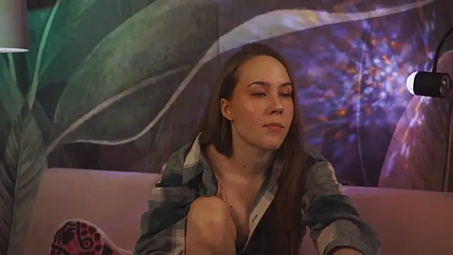 Snapshot of ElinVale chatting on February 4, 2026, 6:47 pm ElinVale online show from February 4, 2026, 6:47 pm