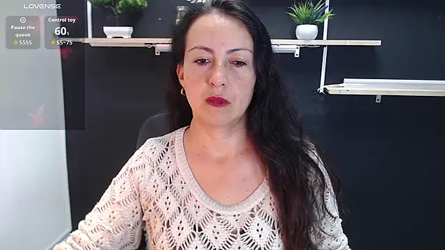 Lauryn Jones online show from May 13, 2026, 5:43 pm
