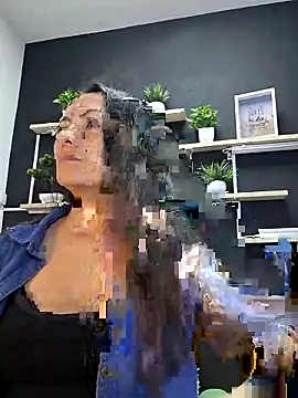 Lauryn Jones online show from May 25, 2026, 4:46 pm