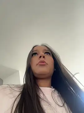 Snapshot of Brunettecollins05 chatting on April 24, 2026, 8:00 pm Brunettecollins05 online show from April 24, 2026, 8:00 pm
