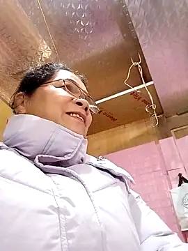 Snapshot of small-house123 chatting on November 14, 2025, 2:10 am small-house123 online show from November 14, 2025, 2:10 am