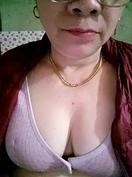 small-house123 online show from February 14, 2026, 5:37 am