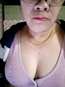 small-house123 online show from February 18, 2026, 5:47 am