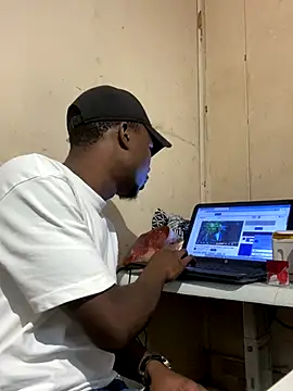 Snapshot of Ndodemnyama@xh chatting on November 3, 2025, 5:52 am Ndodemnyamaxh online show from November 3, 2025, 5:52 am