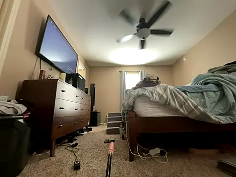 Antnjon online show from December 3, 2025, 7:56 pm