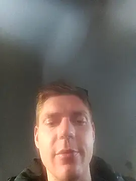 Snapshot of Niesmialyy chatting on July 5, 2026, 3:23 am Niesmialyy online show from July 5, 2026, 3:23 am