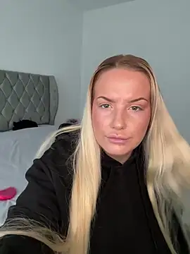 LeahLovexx online show from November 4, 2025, 11:20 am