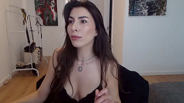 Rebecaburns online show from April 17, 2026, 1:36 pm