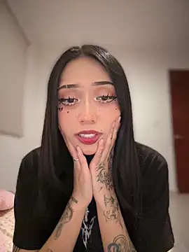 JIORYOvO online show from April 1, 2026, 2:34 am