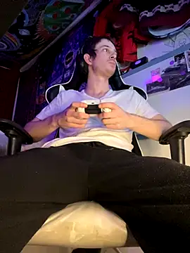 mascboyyy online show from November 10, 2025, 7:07 am