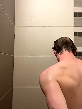 mascboyyy online show from November 12, 2025, 2:45 am