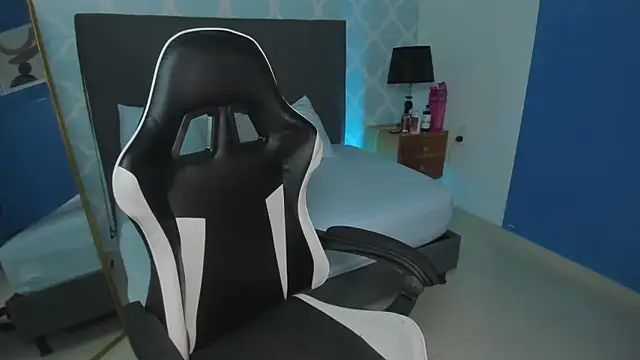 shanel smithh online show from December 20, 2025, 12:23 pm