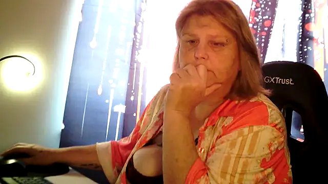 Snapshot of paulus52 chatting on July 8, 2026, 6:51 am paulus52 online show from July 8, 2026, 6:51 am